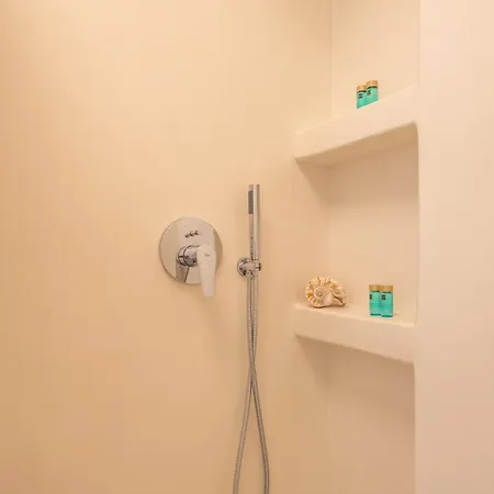 Deluxe Sea View Apartment