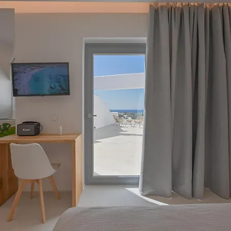 Deluxe Sea View Apartment 4*