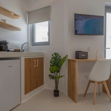 Kastraki Riviera Suites מלון דירות 4*